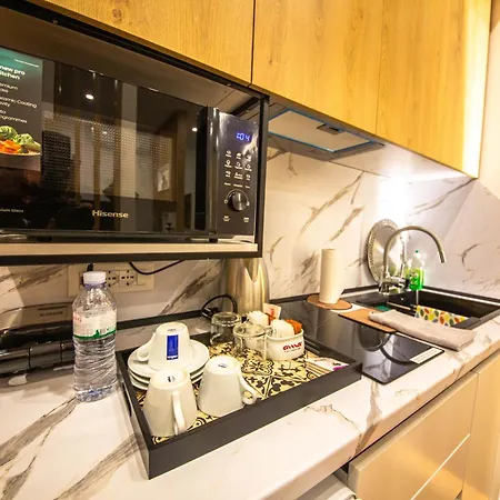 Downtown Boutique ティラナ