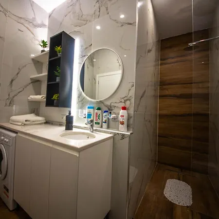Downtown Boutique Apartmán Tirana