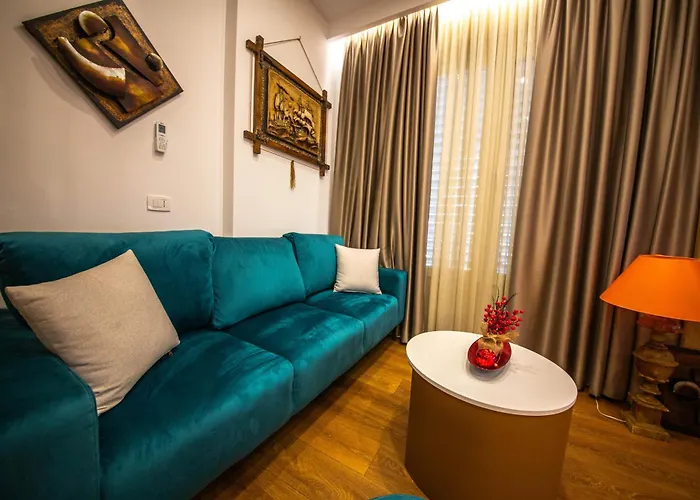 Downtown Boutique * Τίρανα